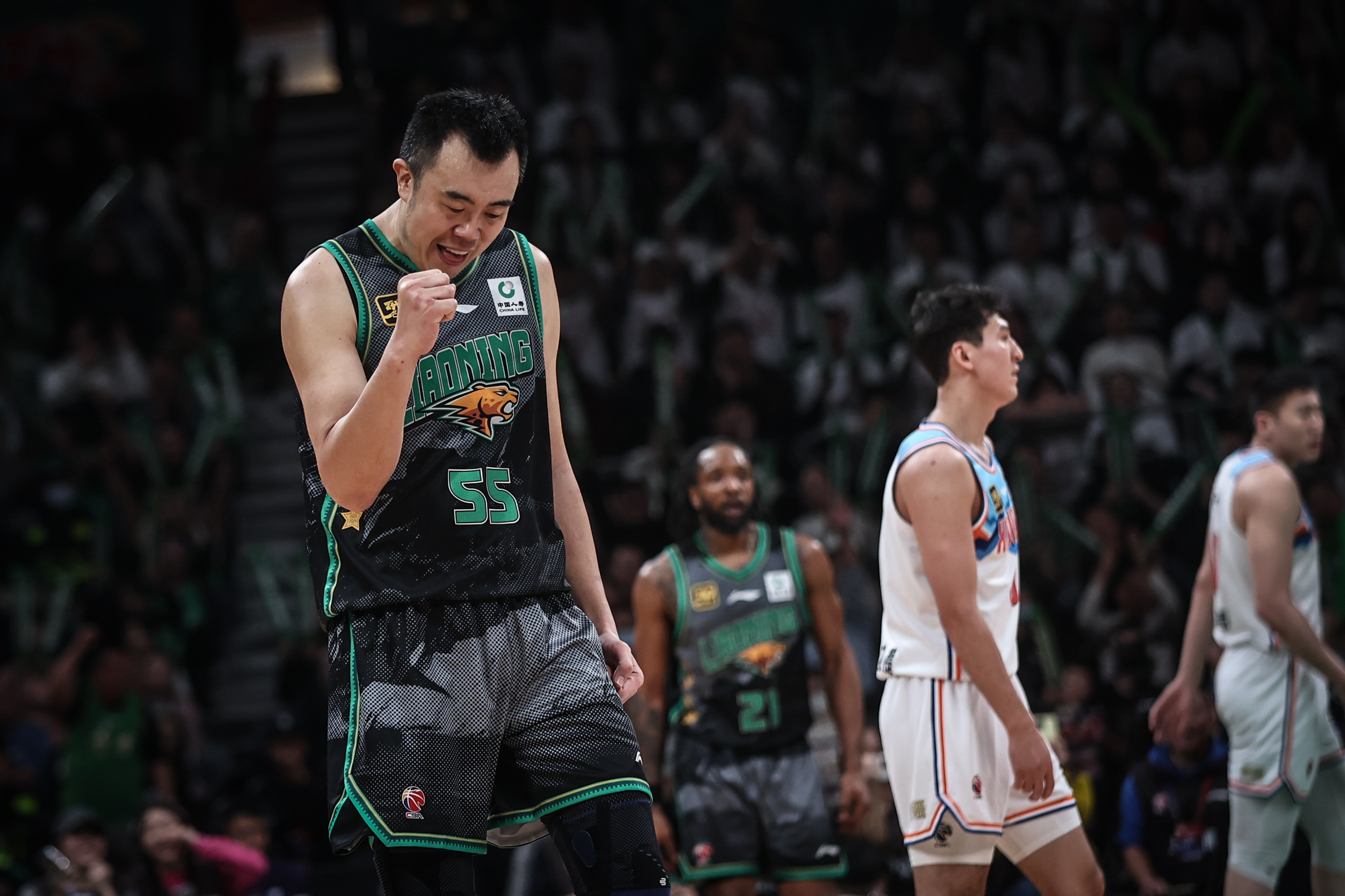 包含这也行？斯图加特今夜外线爆发AC米兰围绕意甲外线爆发，窗口期辽宁本钢备战NBA常规赛的词条