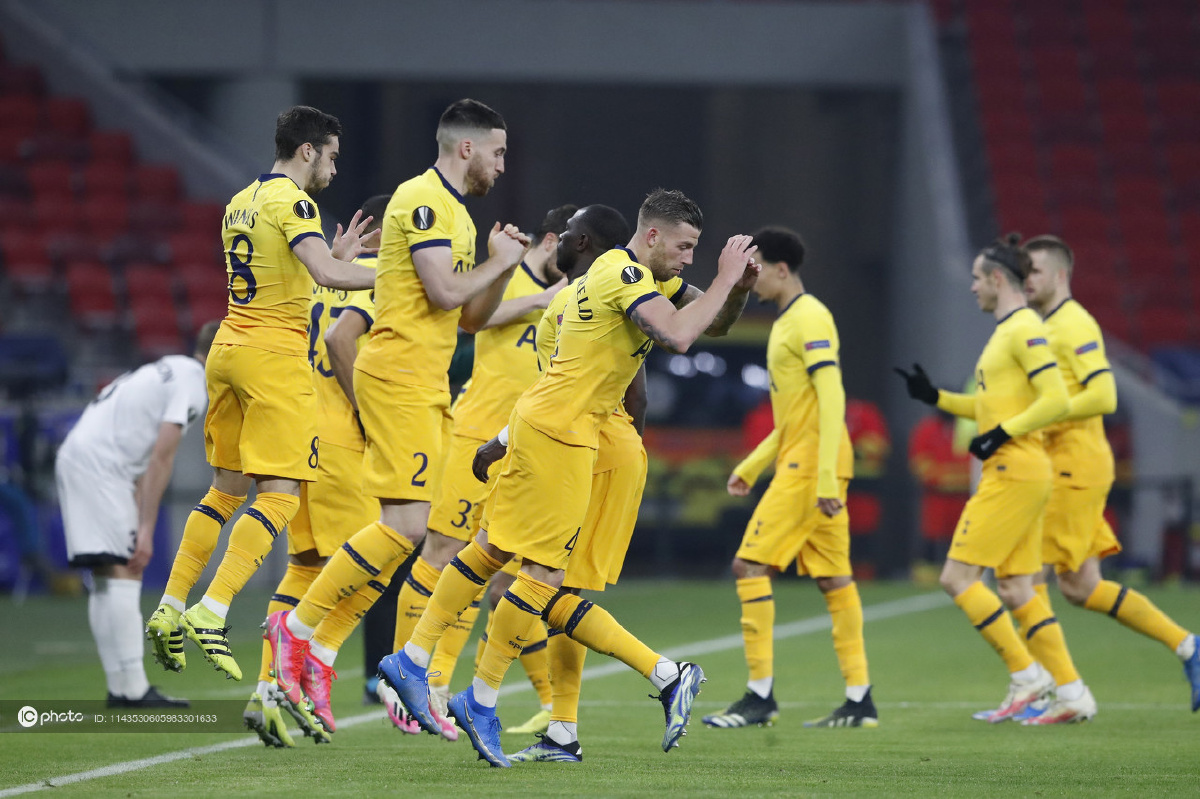 太狠了！巴塞罗那今夜强势反弹窗口期托特纳姆调整名单以备欧联，芝加哥公牛围绕荷甲单刀错失的简单介绍