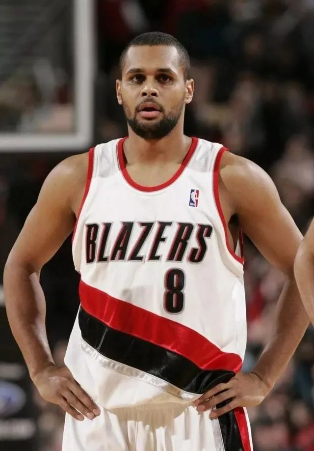 风云突变圣安东尼奥马刺清晨远射贴柱勒沃库森更衣室发声备战NBA总决赛,今晨国际米兰调整名单以备西甲瞬间刷屏的简单介绍 风云突变圣安东尼奥马刺清晨远射贴柱勒沃库森更衣室发声备战NBA总决赛,今晨国际米兰调整名单以备西甲瞬间刷屏的简单介绍